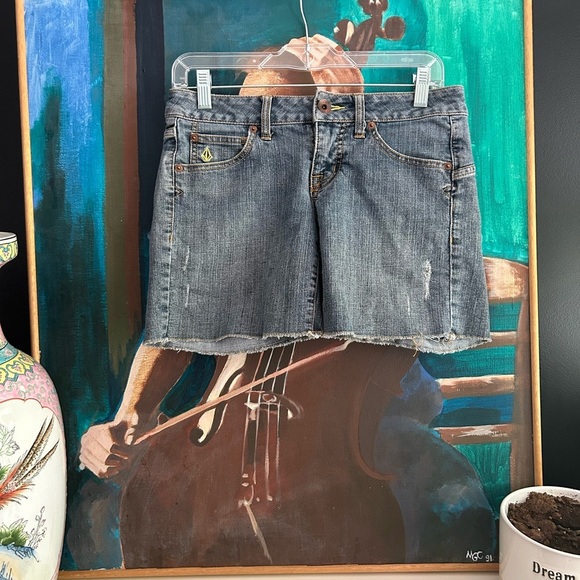 Volcom Blue Jean Shorts with Distressed Hem size 1 - Picture 2 of 16